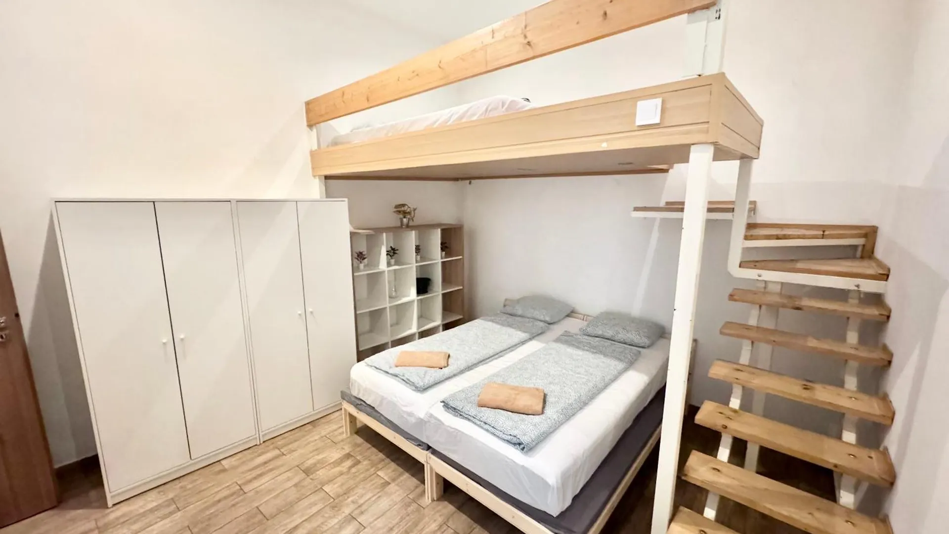 S6 - Apartment Promo Next To Gozsdu Garden Budapest Ungheria